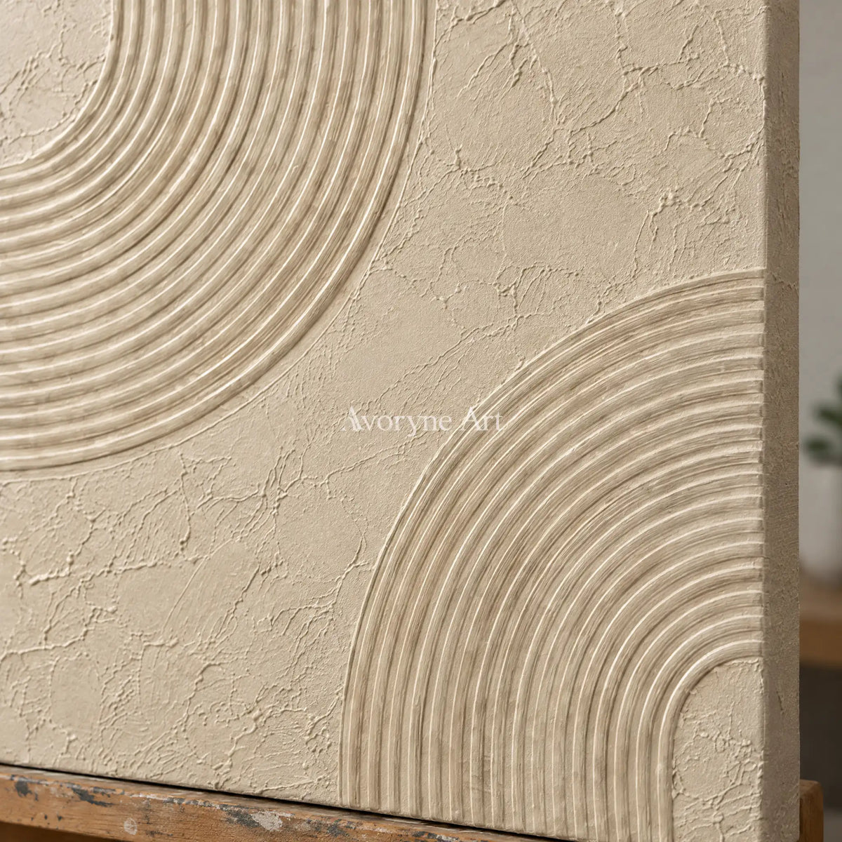 Aster Ripple: Ivory Contour Relief — detail easel